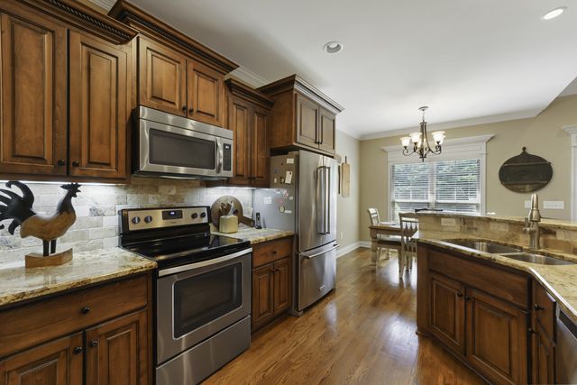 1076 Summerstar Cir, Gallatin, TN 37066