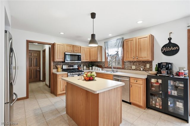 2031 Celestial Drive NE, Warren, OH 44484