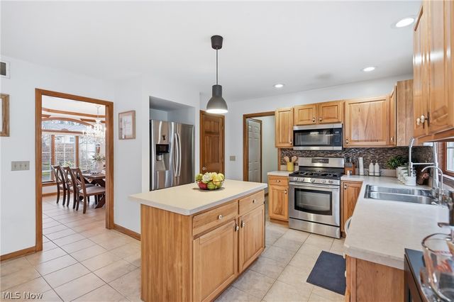 2031 Celestial Drive NE, Warren, OH 44484