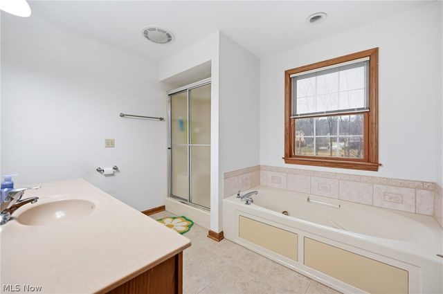 2031 Celestial Drive NE, Warren, OH 44484