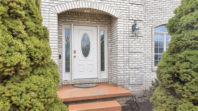 2031 Celestial Drive NE, Warren, OH 44484