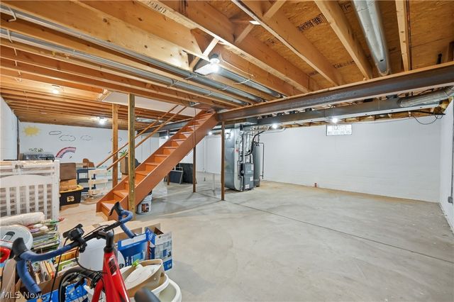 2031 Celestial Drive NE, Warren, OH 44484