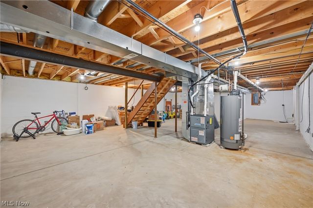 2031 Celestial Drive NE, Warren, OH 44484