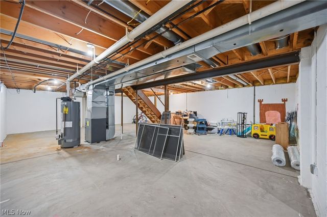 2031 Celestial Drive NE, Warren, OH 44484