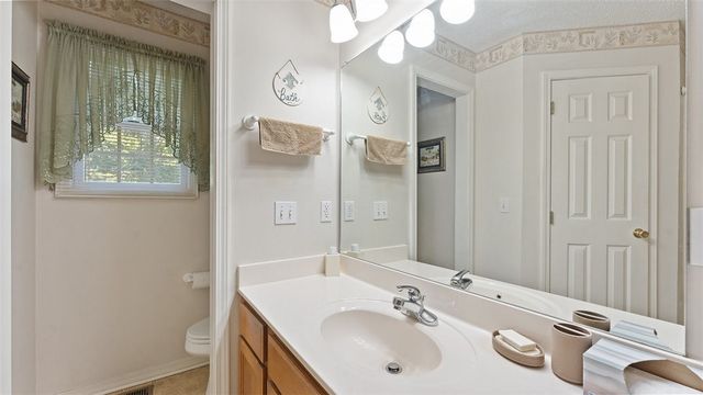 6 Byron Lane, Bella Vista, AR 72714