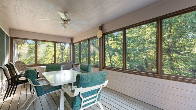 6 Byron Lane, Bella Vista, AR 72714