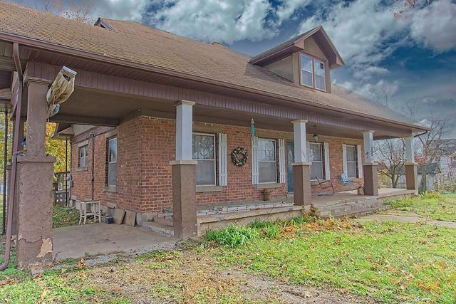 120 N Clark Street, Everton, MO 65646