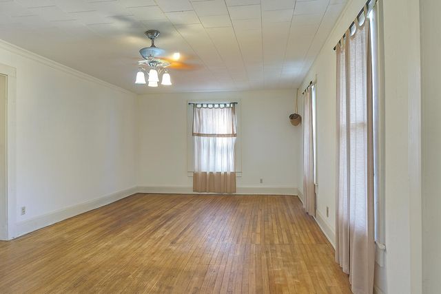 120 N Clark Street, Everton, MO 65646