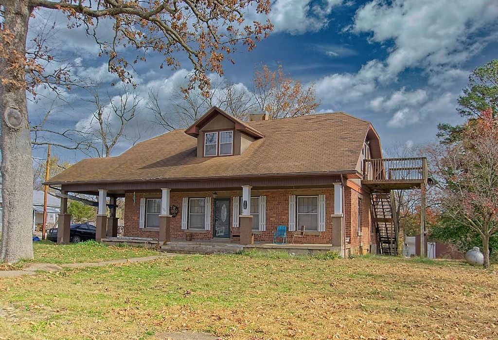 120 N Clark Street, Everton, MO 65646