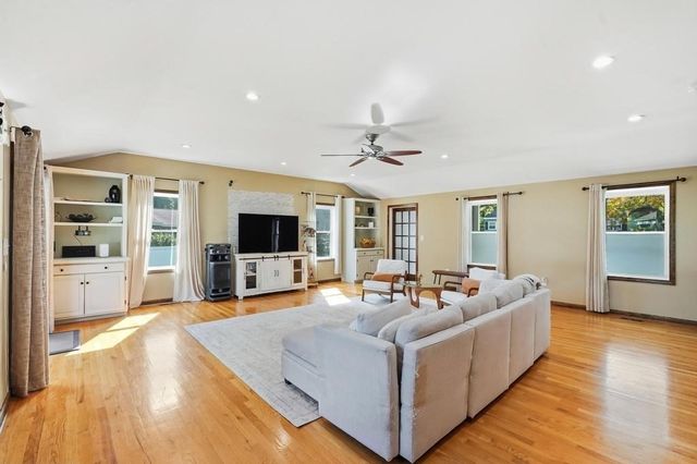 78 Jackson Ave, Dracut, MA 01826