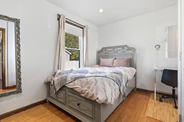 78 Jackson Ave, Dracut, MA 01826