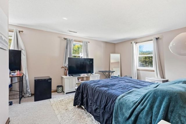 78 Jackson Ave, Dracut, MA 01826