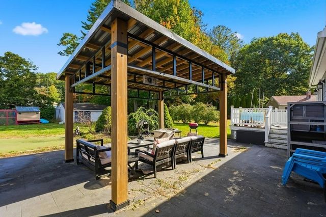 78 Jackson Ave, Dracut, MA 01826
