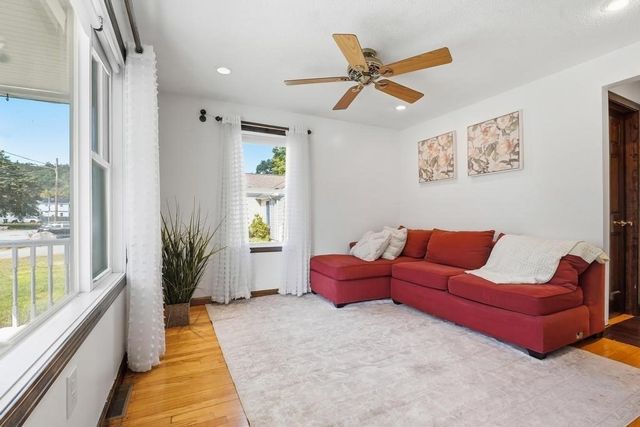 78 Jackson Ave, Dracut, MA 01826