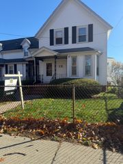 238 Lenox Street Right, Norwood, MA 02062