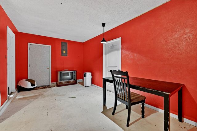 813 Glen Key Street, Denison, TX 75020