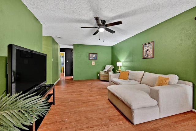 813 Glen Key Street, Denison, TX 75020