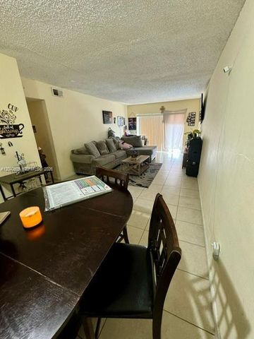 3600 NW 21st St 301, Lauderdale Lakes, FL 33311