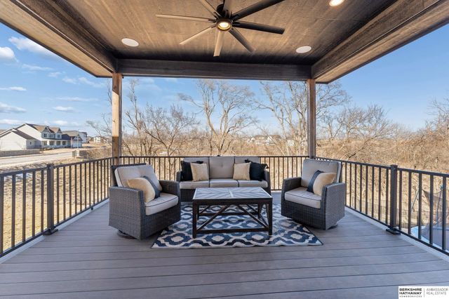 20542 Hartman Avenue, Elkhorn, NE 68022