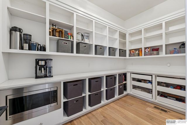 20542 Hartman Avenue, Elkhorn, NE 68022