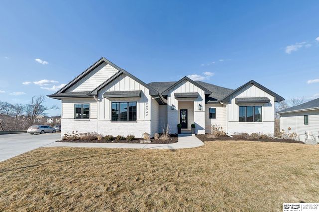 20542 Hartman Avenue, Elkhorn, NE 68022