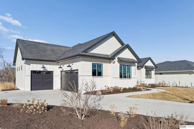 20542 Hartman Avenue, Elkhorn, NE 68022