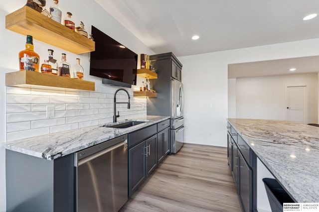 20542 Hartman Avenue, Elkhorn, NE 68022