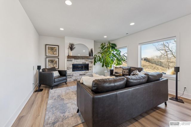 20542 Hartman Avenue, Elkhorn, NE 68022