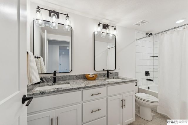 20542 Hartman Avenue, Elkhorn, NE 68022