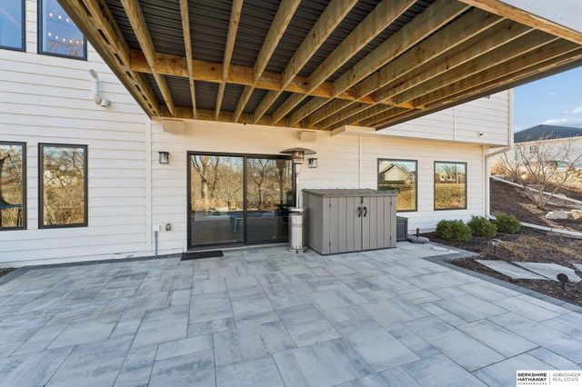 20542 Hartman Avenue, Elkhorn, NE 68022