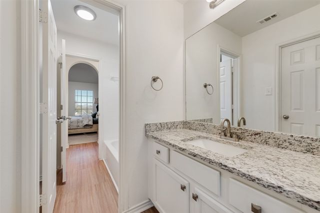 723 Creekstone Drive, Cedar Hill, TX 75104