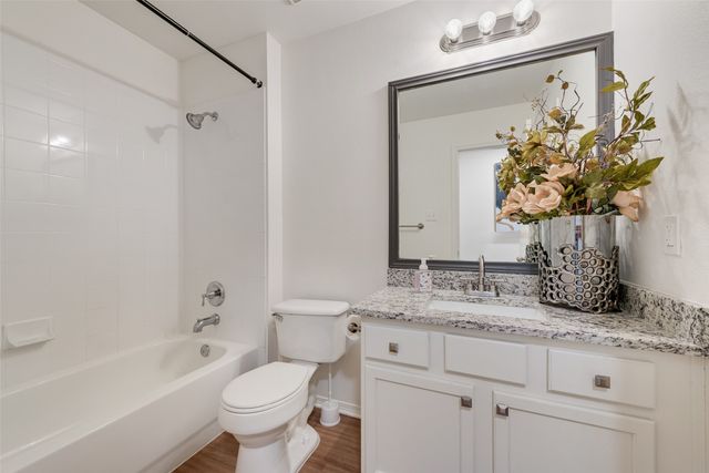 723 Creekstone Drive, Cedar Hill, TX 75104