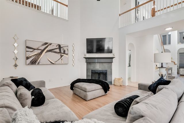 723 Creekstone Drive, Cedar Hill, TX 75104