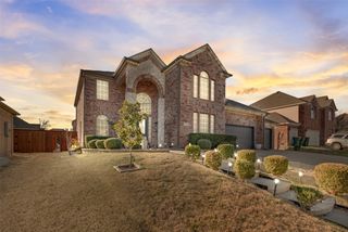 723 Creekstone Drive, Cedar Hill, TX 75104