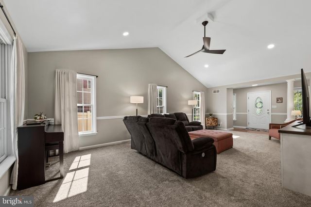 145 LAKESIDE DR, Lewisberry, PA 17339