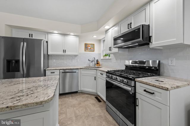 145 LAKESIDE DR, Lewisberry, PA 17339