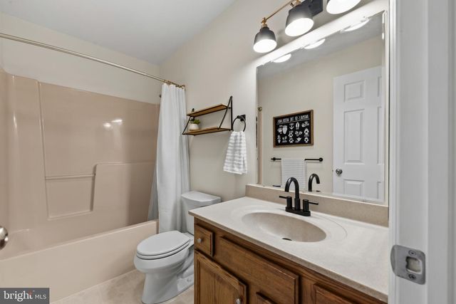 145 LAKESIDE DR, Lewisberry, PA 17339