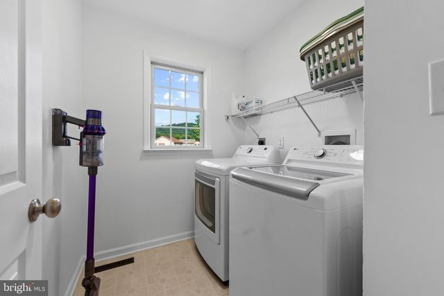 145 LAKESIDE DR, Lewisberry, PA 17339