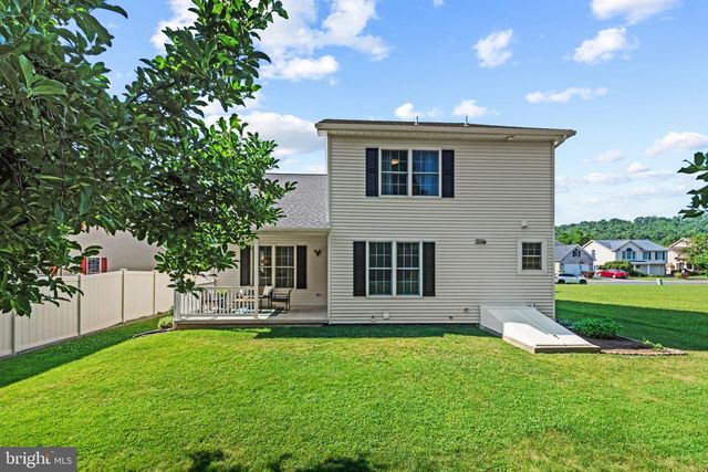 145 LAKESIDE DR, Lewisberry, PA 17339