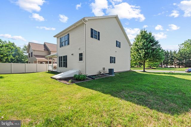 145 LAKESIDE DR, Lewisberry, PA 17339