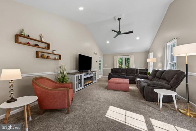 145 LAKESIDE DR, Lewisberry, PA 17339