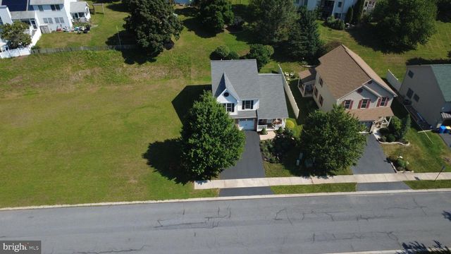 145 LAKESIDE DR, Lewisberry, PA 17339
