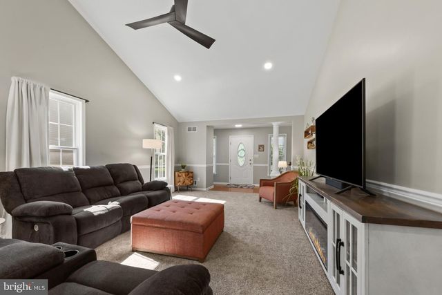 145 LAKESIDE DR, Lewisberry, PA 17339