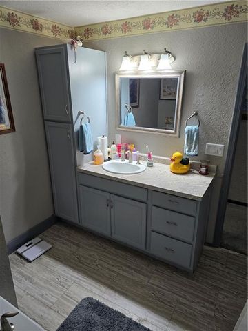 3405 S Crysler Avenue, Independence, MO 64055