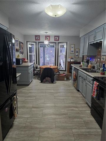 3405 S Crysler Avenue, Independence, MO 64055