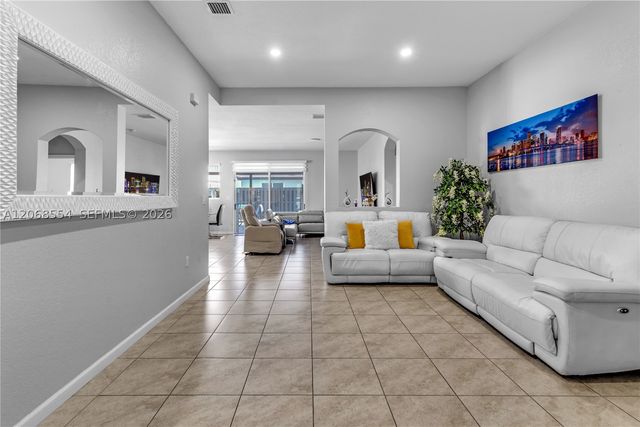 4189 NE 20th St, Homestead, FL 33033