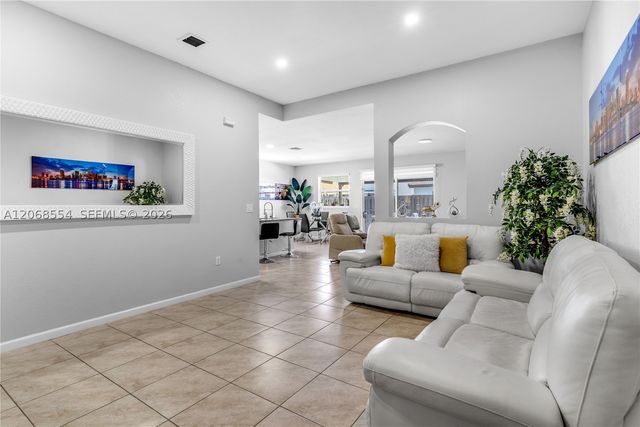 4189 NE 20th St, Homestead, FL 33033