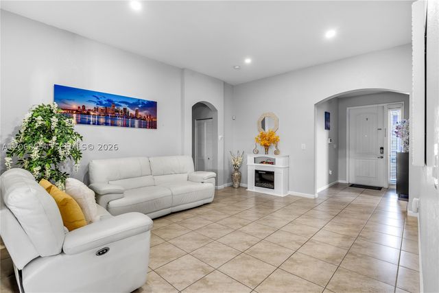 4189 NE 20th St, Homestead, FL 33033
