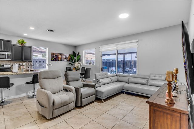 4189 NE 20th St, Homestead, FL 33033