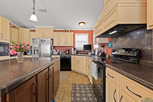 403 Holloway, Big Sandy, TX 75755